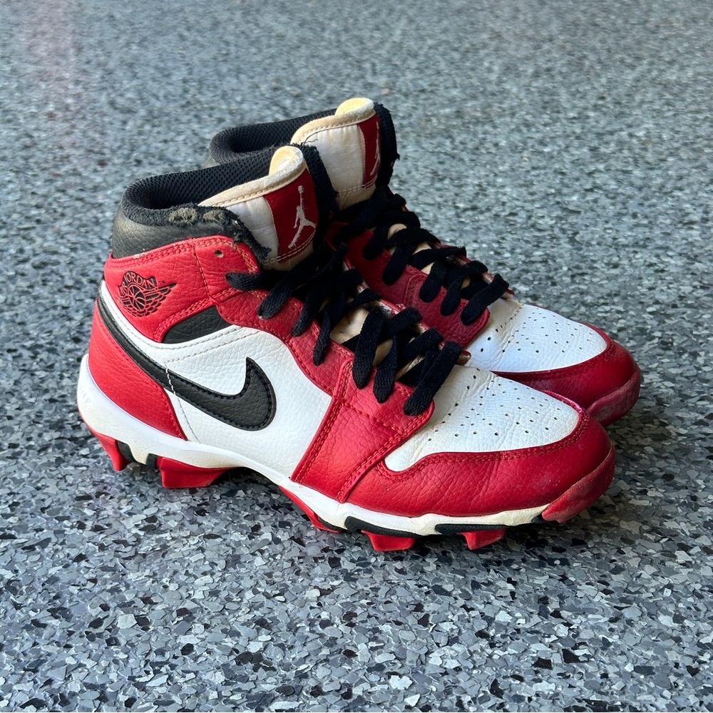 Nike Air Jordan 1 Mid Youth Kids Cleat Red/Black/White 3.5Y